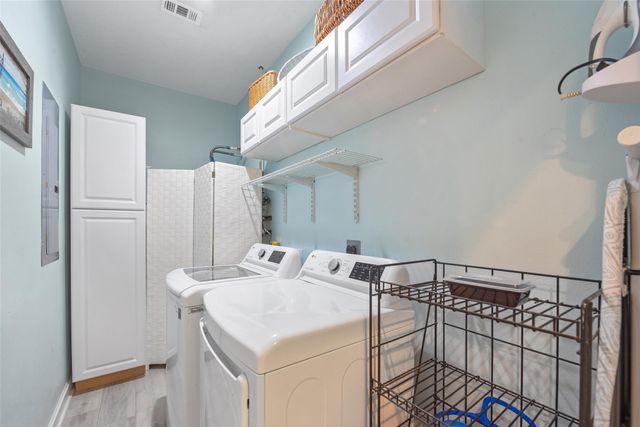 858 East Road, Crystal Beach, TX 77650