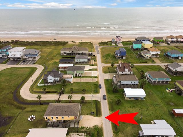 858 East Road, Crystal Beach, TX 77650