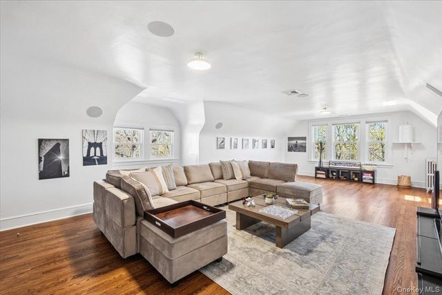 107 Crawford Terrace, New Rochelle, NY 10804