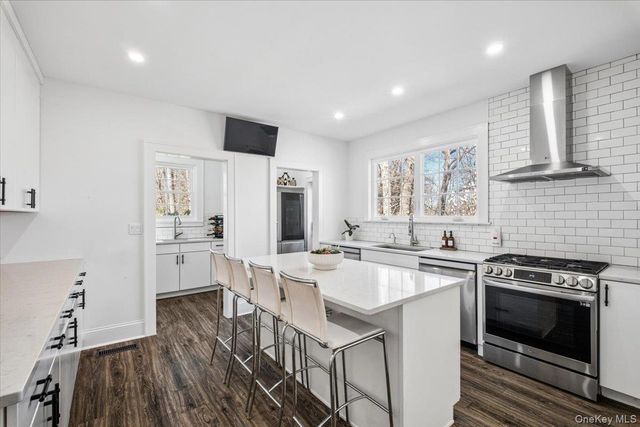 107 Crawford Terrace, New Rochelle, NY 10804