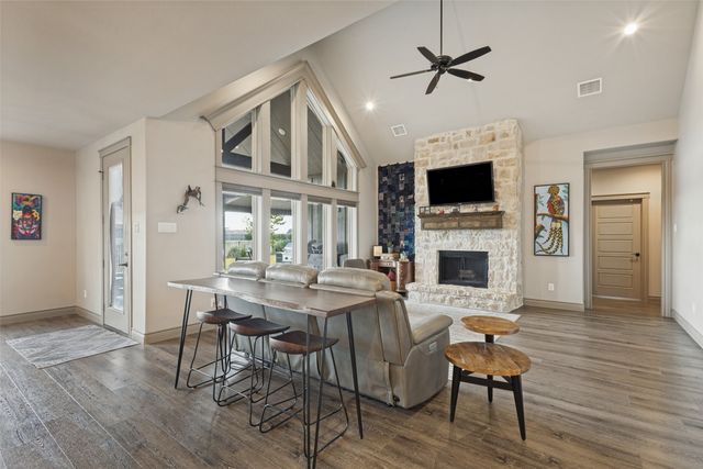 1605 Covered Bridge Ct, Gunter, TX 75058