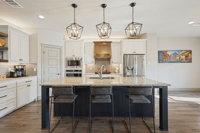1605 Covered Bridge Ct, Gunter, TX 75058