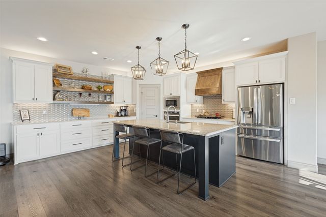 1605 Covered Bridge Ct, Gunter, TX 75058