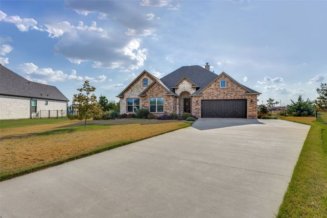 1605 Covered Bridge Ct, Gunter, TX 75058