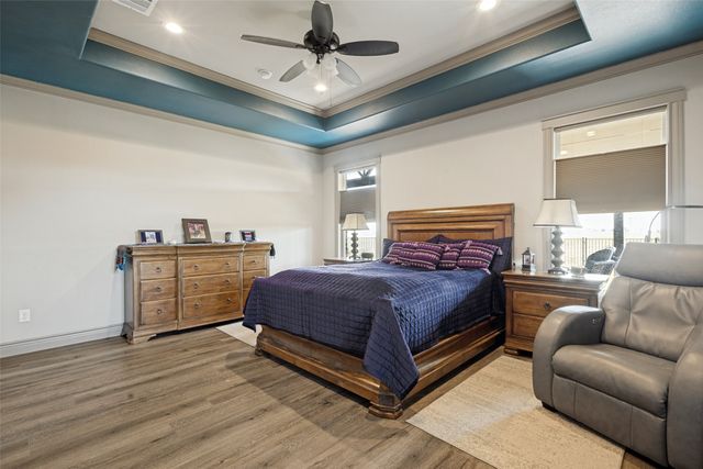 1605 Covered Bridge Ct, Gunter, TX 75058