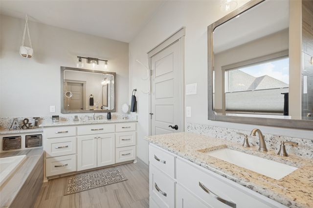 1605 Covered Bridge Ct, Gunter, TX 75058