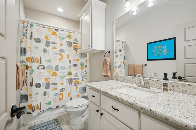 1605 Covered Bridge Ct, Gunter, TX 75058