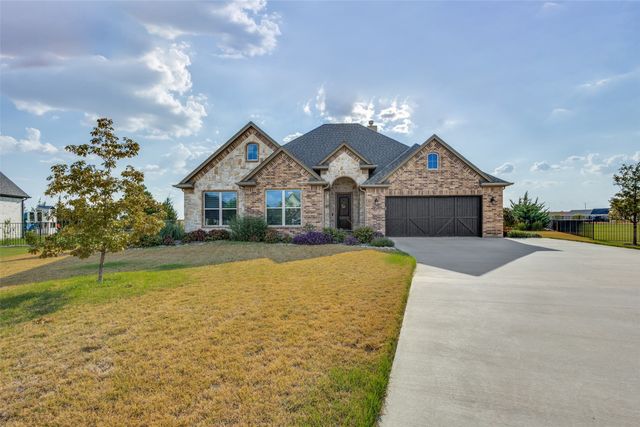 1605 Covered Bridge Ct, Gunter, TX 75058