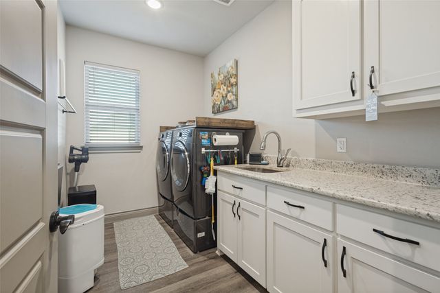 1605 Covered Bridge Ct, Gunter, TX 75058
