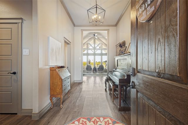 1605 Covered Bridge Ct, Gunter, TX 75058