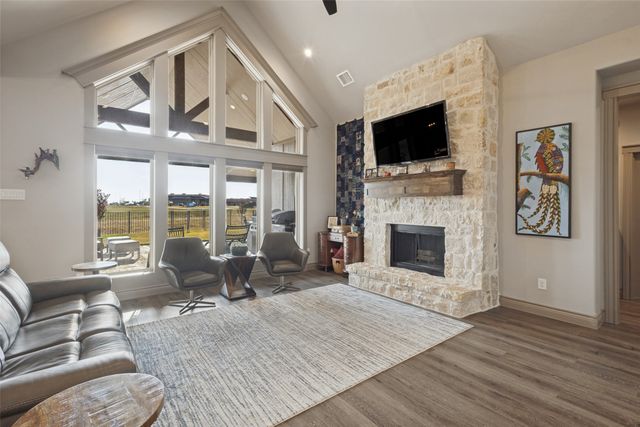 1605 Covered Bridge Ct, Gunter, TX 75058