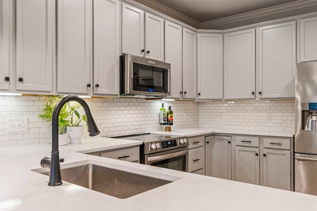 2557 Westerham Way, Thompsons Station, TN 37179
