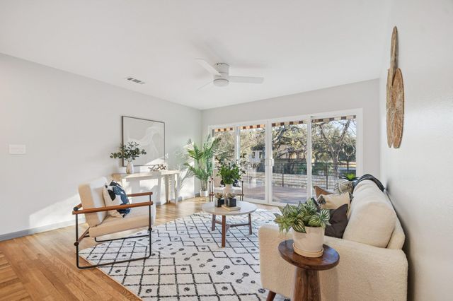 809 E 38th ST, Austin, TX 78705