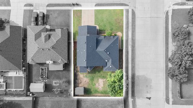 951 Benjamin Drive, Burleson, TX 76028