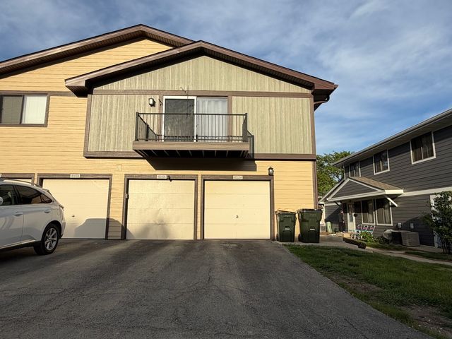 6254 Kit Carson Drive 6254, Hanover Park, IL 60133