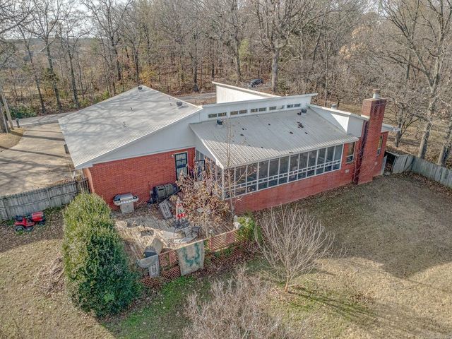 2806 Harrisburg Rd, Jonesboro, AR 72401