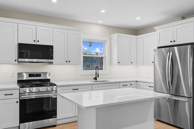 1163 New Boston Rd, Fall River, MA 02720