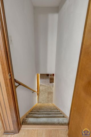 2145 SE 38th CIR, Topeka, KS 66609