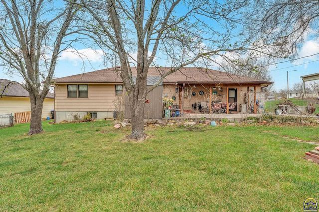 2145 SE 38th CIR, Topeka, KS 66609