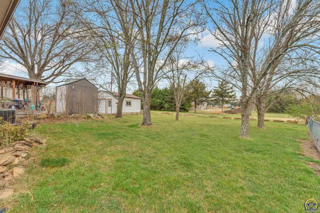 2145 SE 38th CIR, Topeka, KS 66609
