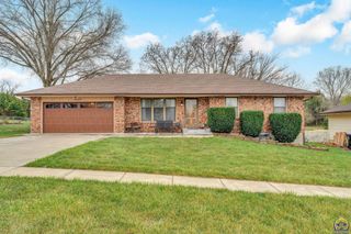 2145 SE 38th CIR, Topeka, KS 66609