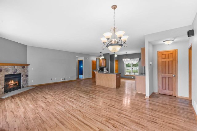 4106 Stillwater CIRCLE, Waukesha, WI 53189