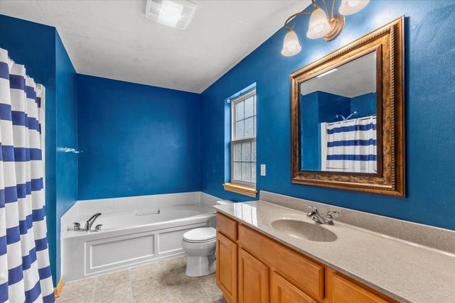 4106 Stillwater CIRCLE, Waukesha, WI 53189