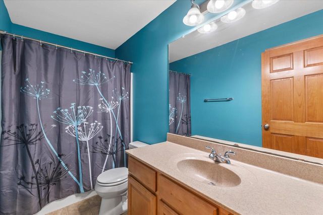 4106 Stillwater CIRCLE, Waukesha, WI 53189