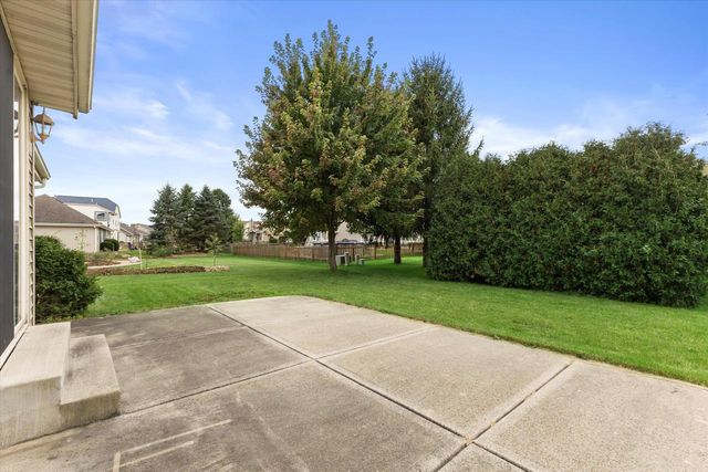 4106 Stillwater CIRCLE, Waukesha, WI 53189