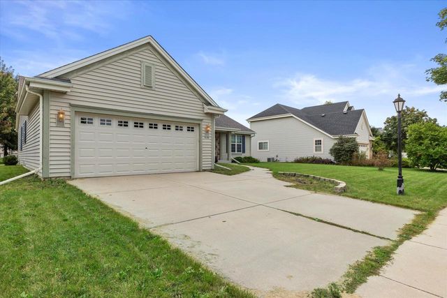 4106 Stillwater CIRCLE, Waukesha, WI 53189