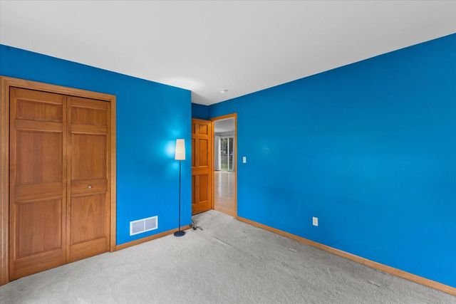 4106 Stillwater CIRCLE, Waukesha, WI 53189
