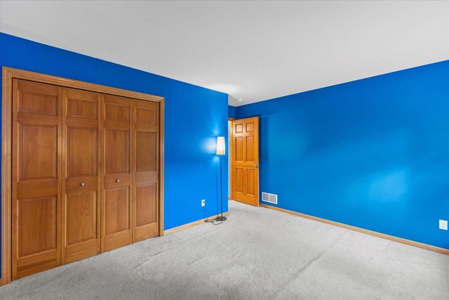 4106 Stillwater CIRCLE, Waukesha, WI 53189