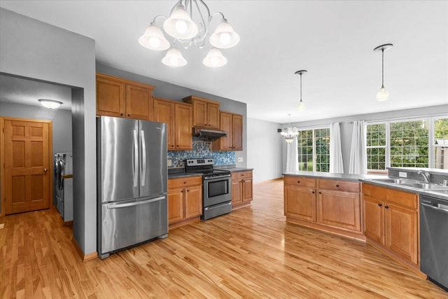 4106 Stillwater CIRCLE, Waukesha, WI 53189