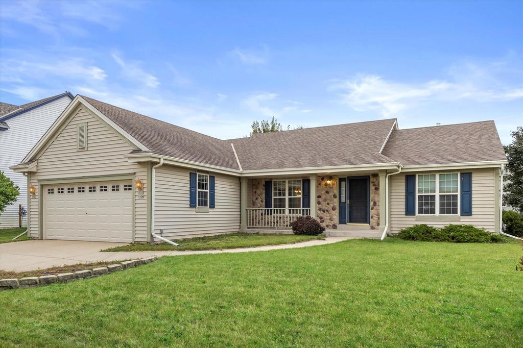 4106 Stillwater CIRCLE, Waukesha, WI 53189