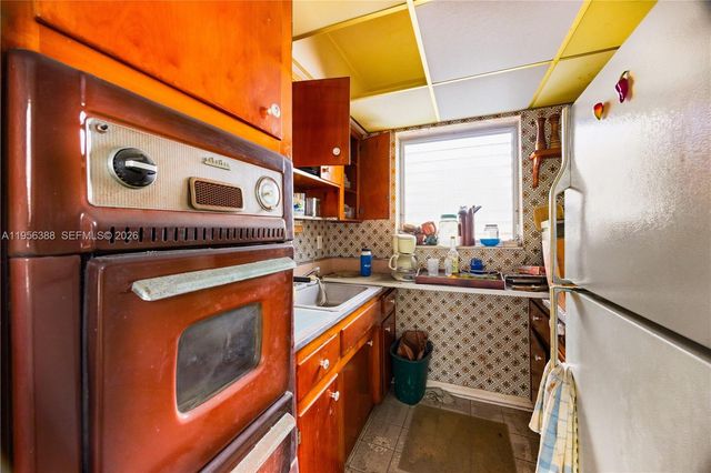 7720 Harding Ave 8, Miami Beach, FL 33141