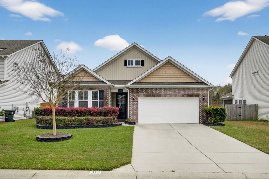 Image 3 of property listing at 316 Knawl Road, Moncks Corner, SC 29461