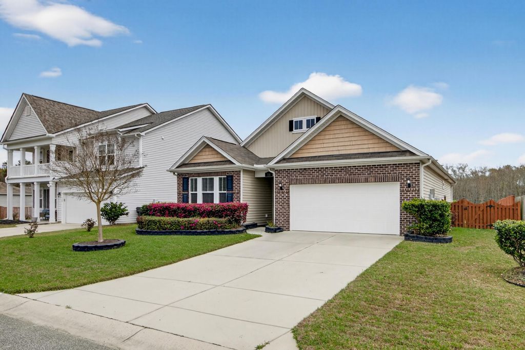 Image 5 of property listing at 316 Knawl Road, Moncks Corner, SC 29461