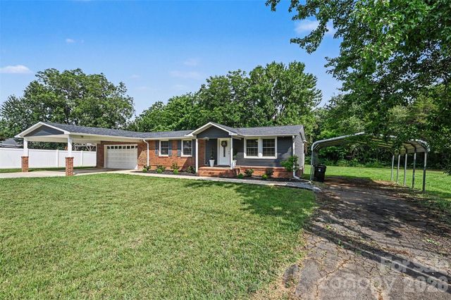 561 Primrose Lane NW, Concord, NC 28027