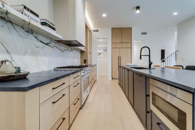 1609 W 12th ST, Austin, TX 78703