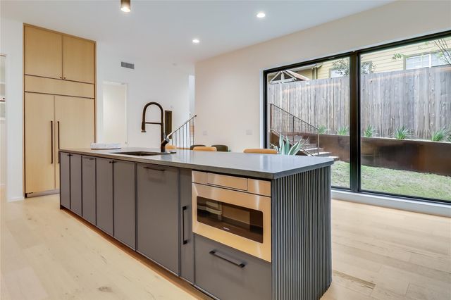 1609 W 12th ST, Austin, TX 78703