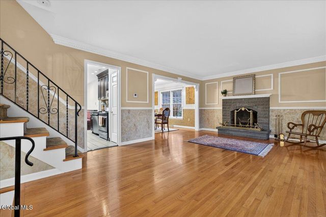 19 Carriage Lane, Brunswick, NY 12180