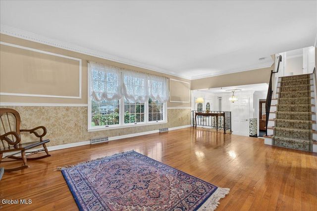 19 Carriage Lane, Brunswick, NY 12180