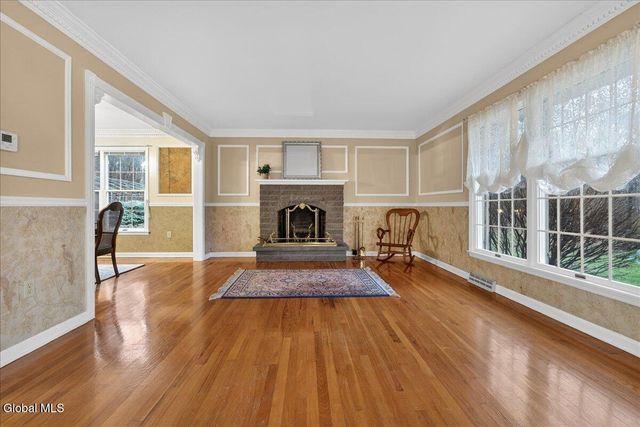 19 Carriage Lane, Brunswick, NY 12180