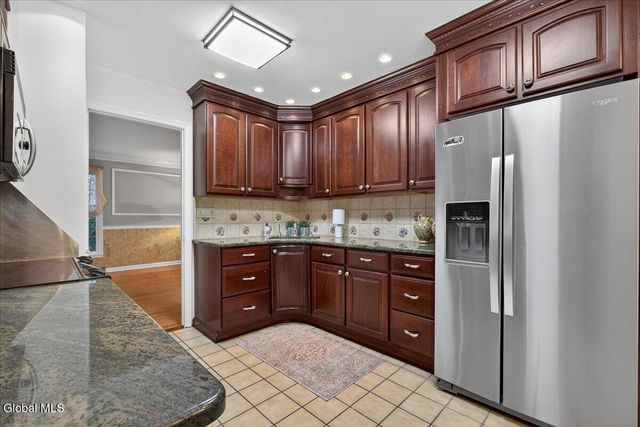 19 Carriage Lane, Brunswick, NY 12180