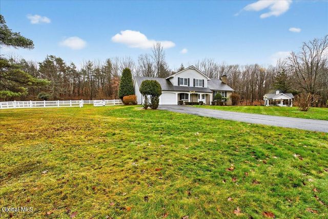 19 Carriage Lane, Brunswick, NY 12180