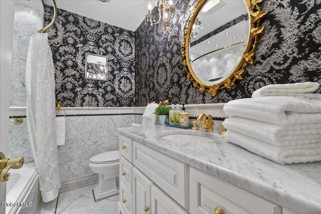 19 Carriage Lane, Brunswick, NY 12180