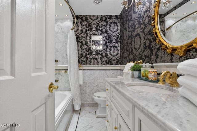 19 Carriage Lane, Brunswick, NY 12180