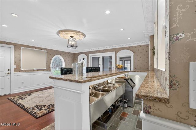 19 Carriage Lane, Brunswick, NY 12180