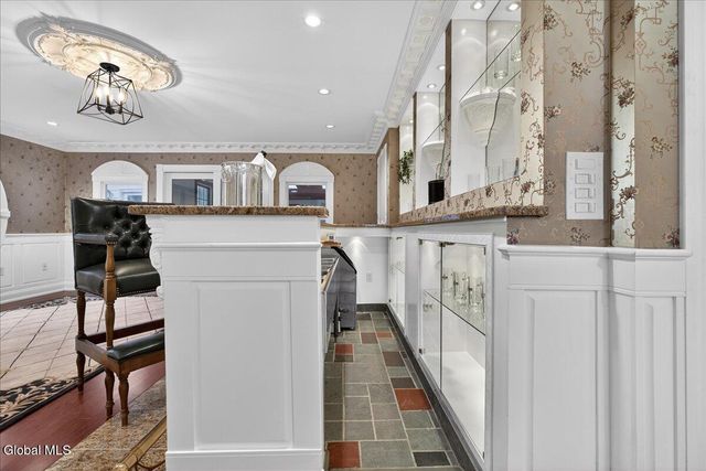 19 Carriage Lane, Brunswick, NY 12180