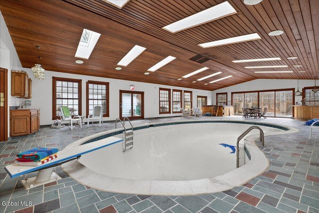 19 Carriage Lane, Brunswick, NY 12180